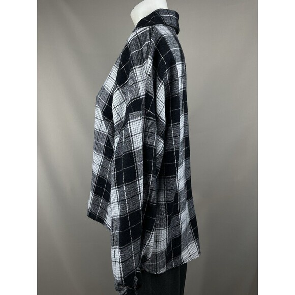Thick Flannel Button Up High Low Women's M/L Black White Plaid Cozy Lagenlook - Picture 2 of 16